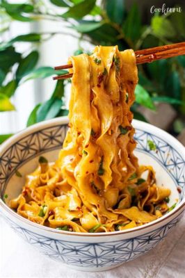  Spicy Bean Noodles: A Flavorful Fiesta Where Umami Broth Meets the Tangy Delight of Chili Oil!