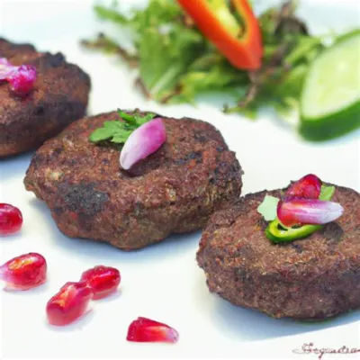 Chapli Kebab:  A Spiced Symphony of Savory Meat and Aromatic Herbs Grilled to Perfection!